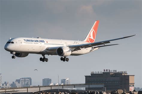 TK Boeing 787.
